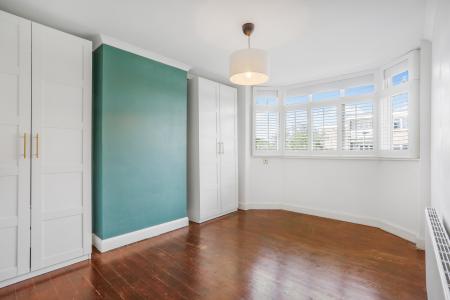 4 bedroom Semi-detached house to let in Manor Road, Stoughton, Guildford, GU2