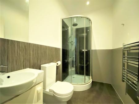 1 bedroom Studio flat to let in Guildford Park Road, Guildford, GU2