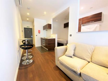 1 bedroom Studio flat to let in Guildford Park Road, Guildford, GU2