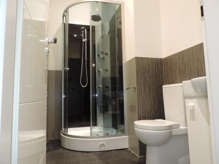 1 bedroom Studio flat to let in Guildford Park Road, Guildford, GU2