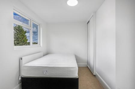 1 bedroom House share to let in Ashenden Road, Guildford, GU2