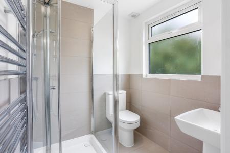 1 bedroom House share to let in Ashenden Road, Guildford, GU2