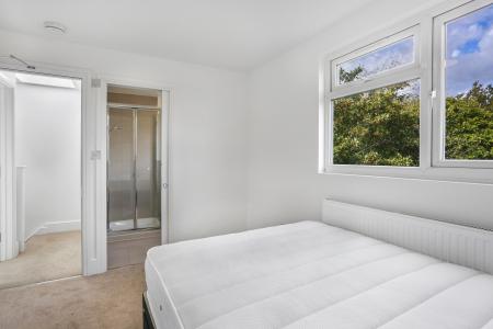 Ashenden Road, Guildford, GU2