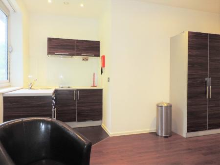 1 bedroom Flat to let in Guildford Park Road, Guildford, GU2