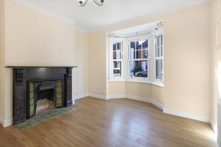 2 bedroom Semi-detached house for sale in Margaret Road, Town Centre, Guildford, GU1