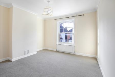 2 bedroom Semi-detached house for sale in Margaret Road, Town Centre, Guildford, GU1