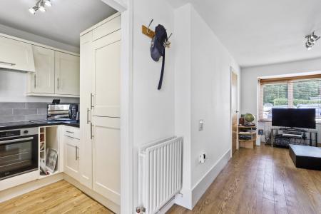 1 bedroom Flat to let in Mathon Ct, Cross Lane, Guildford, GU1