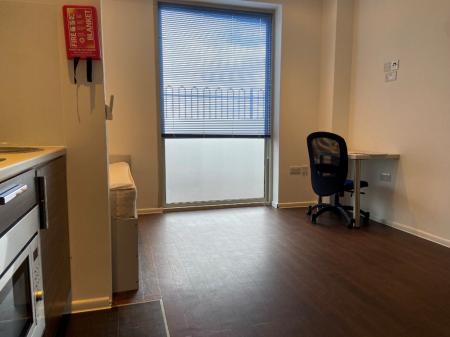 1 bedroom Flat to let in Guildford Park Road, Guildford, GU2