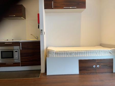 1 bedroom Flat to let in Guildford Park Road, Guildford, GU2