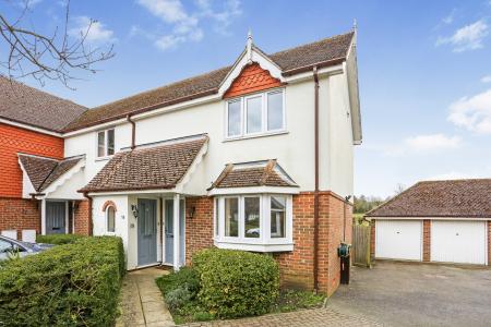 Middle Farm Place, Effingham, KT24