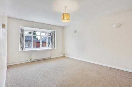 1 bedroom Flat to let in High Path Road, Guildford, GU1