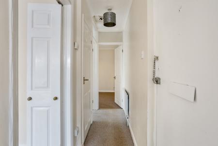 1 bedroom Flat to let in High Path Road, Guildford, GU1