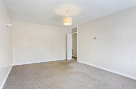 1 bedroom Flat to let in High Path Road, Guildford, GU1