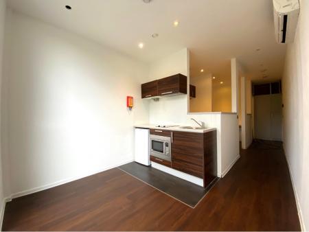 2 bedroom Flat to let in Guildford Park Road, Guildford, GU2