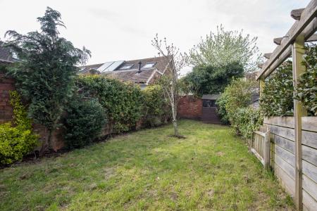 2 bedroom Terraced House for sale in Ludlow Road, Town Centre, Guildford, GU2