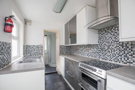 2 bedroom Terraced House for sale in Ludlow Road, Town Centre, Guildford, GU2