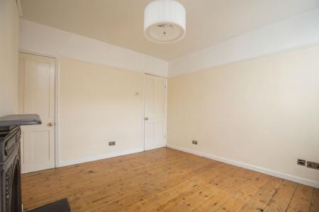 2 bedroom Terraced House for sale in Ludlow Road, Town Centre, Guildford, GU2