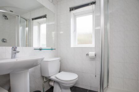2 bedroom Terraced House for sale in Ludlow Road, Town Centre, Guildford, GU2