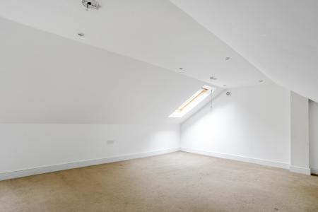 5 bedroom Semi-detached house to let in South Road, Bisley, GU24