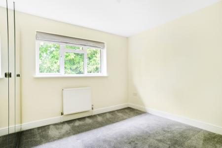 5 bedroom Semi-detached house to let in South Road, Bisley, GU24
