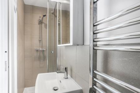 1 bedroom House share to let in Ashenden Road, Guildford, GU2