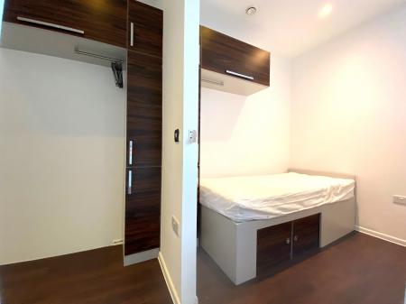 1 bedroom Studio flat to let in Guildford Park Road, Guildford, GU2