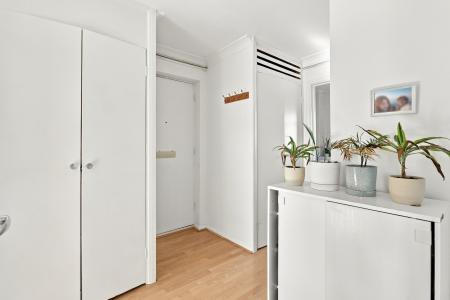 1 bedroom Flat for sale in Stratton Court, Worplesdon Rd, Stoughton, Guildford, GU2
