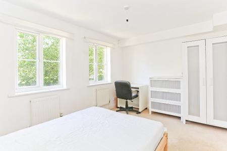 4 bedroom Terraced House to let in St Mary`s Way, Guildford, GU2