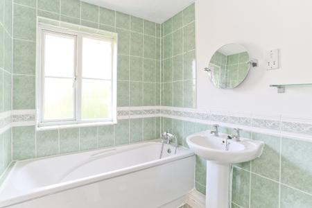 4 bedroom Terraced House to let in St Mary`s Way, Guildford, GU2