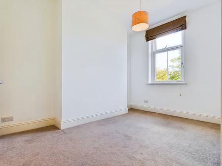2 bedroom Flat to let in Clarence Drive, Harrogate, HG1