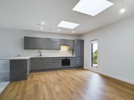 2 bedroom Flat to let in Ripon Road, Killinghall, HG3