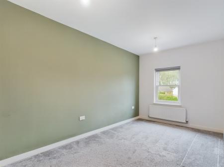 2 bedroom Flat to let in Ripon Road, Killinghall, HG3
