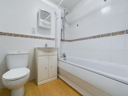 1 bedroom Flat to let in Tewit Well Road, Harrogate, HG2