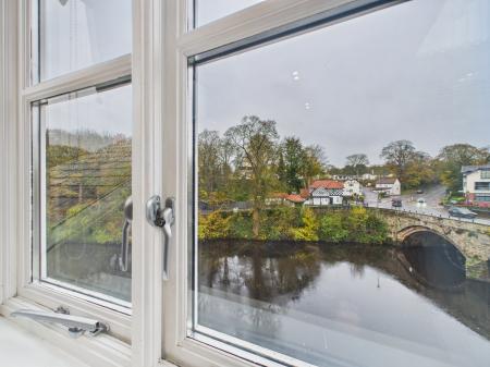 2 bedroom Apartment to let in Waterside, Knaresborough, HG5