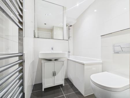 2 bedroom Apartment to let in Waterside, Knaresborough, HG5