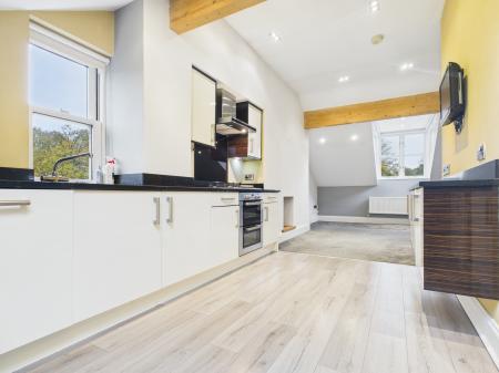 2 bedroom Apartment to let in Waterside, Knaresborough, HG5