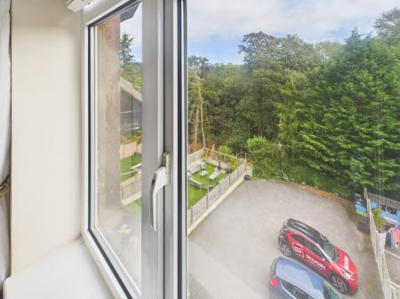 2 bedroom Flat to let in Spring Grove, Harrogate, HG1