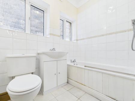 2 bedroom Flat to let in Spring Grove, Harrogate, HG1