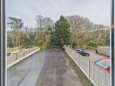 2 bedroom Flat to let in Spring Grove, Harrogate, HG1