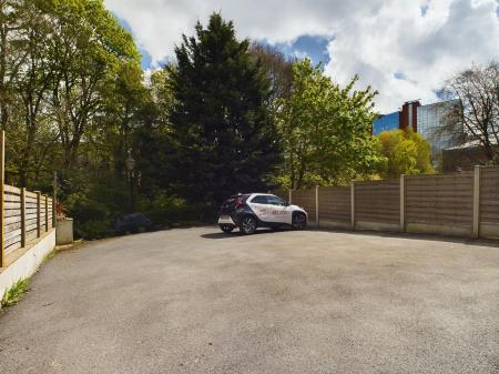 2 bedroom Flat to let in Spring Grove, Harrogate, HG1