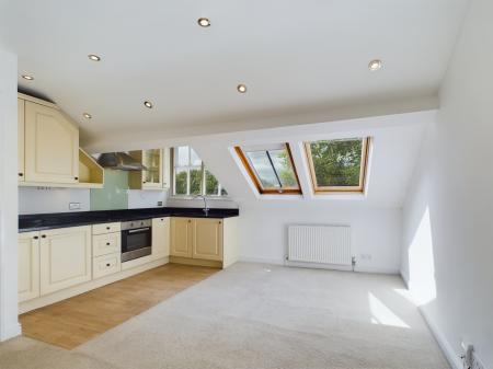 2 bedroom Flat to let in Devonshire Place, Harrogate, HG1