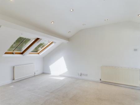 2 bedroom Flat to let in Devonshire Place, Harrogate, HG1