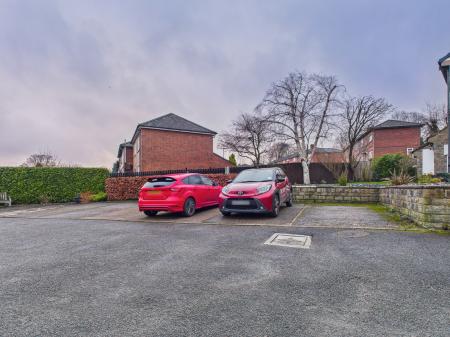 2 bedroom Ground floor flat to let in Oakdale Glen, Harrogate, HG1