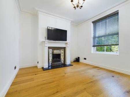 4 bedroom Town house to let in Strawberry Dale Avenue, Harrogate, HG1