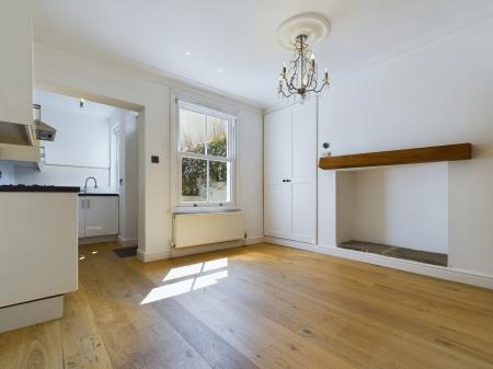 4 bedroom Town house to let in Strawberry Dale Avenue, Harrogate, HG1