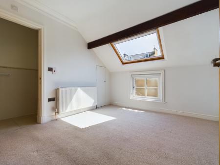 4 bedroom Town house to let in Strawberry Dale Avenue, Harrogate, HG1