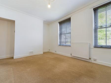 4 bedroom Town house to let in Strawberry Dale Avenue, Harrogate, HG1