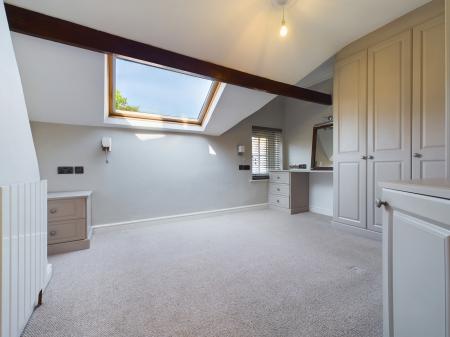 4 bedroom Town house to let in Strawberry Dale Avenue, Harrogate, HG1