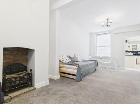 3 bedroom Terraced House to let in Grove Park Lane, Harrogate, HG1