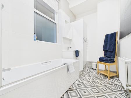 1 bedroom Flat to let in Leeds Road, Harrogate, HG2